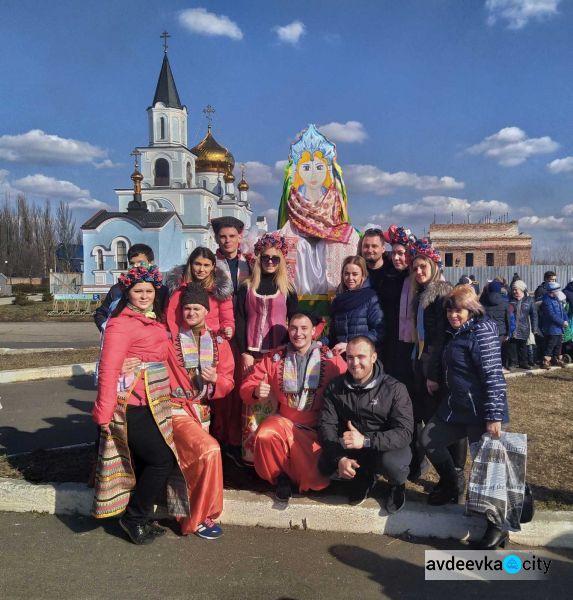 Народным гулянием в Авдеевке отметили последний день Масленицы 