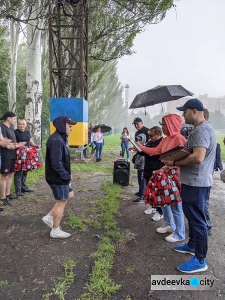 В Авдеевке прошли соревнования силачей «Казацкие развлечения»