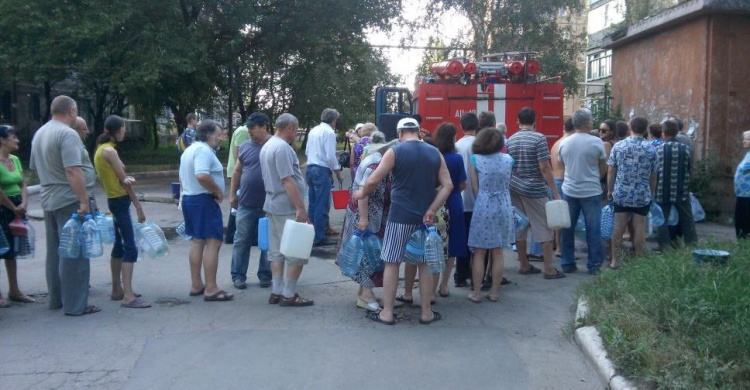 В Авдеевке сегодня развозили воду, спасительный ремонт продолжается