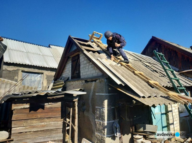 616 домов, поврежденных обстрелами, возродили в Авдеевке (ФОТО)