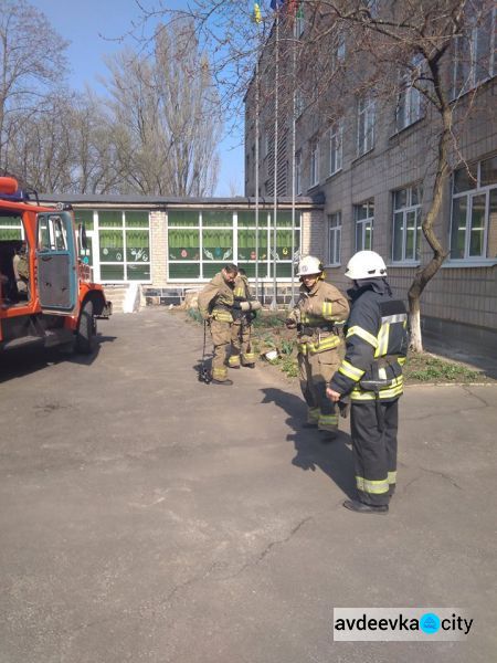 В Авдеевке сегодня эвакуировали детей: подробности и фото