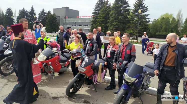 В Авдіївці байкерів благословили на новий мотосезон