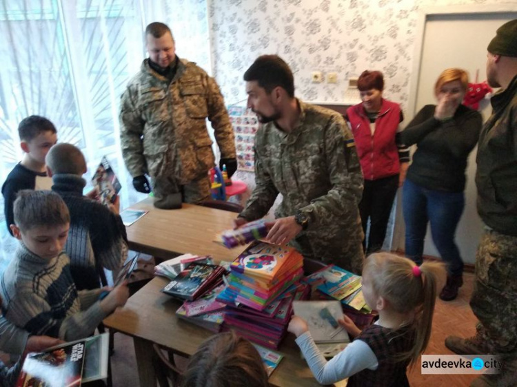 Авдеевские «симики» активно помогают гражданским и военным (ФОТО)