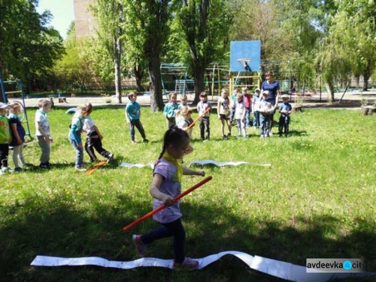 Малыши Авдеевки состязались на природе (ФОТО)