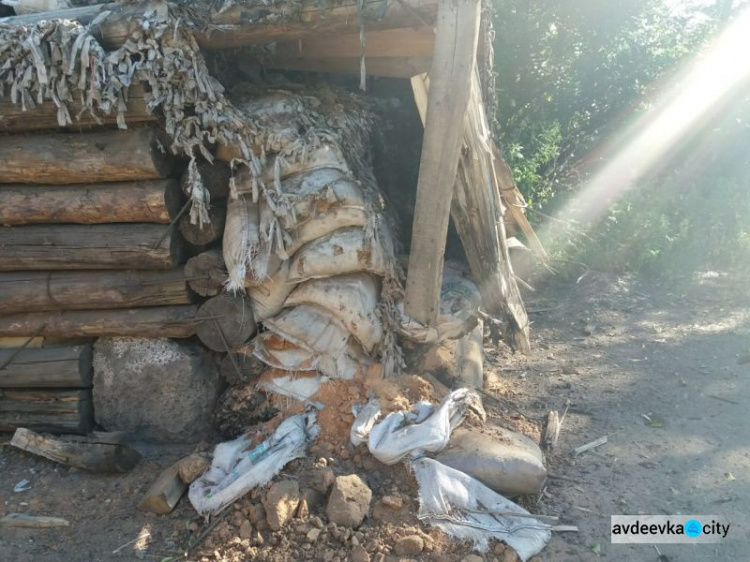 Обстрел КПВВ "Майорское": в Госпогранслужбе рассказали о нанесенных огнем повреждениях (ФОТО)