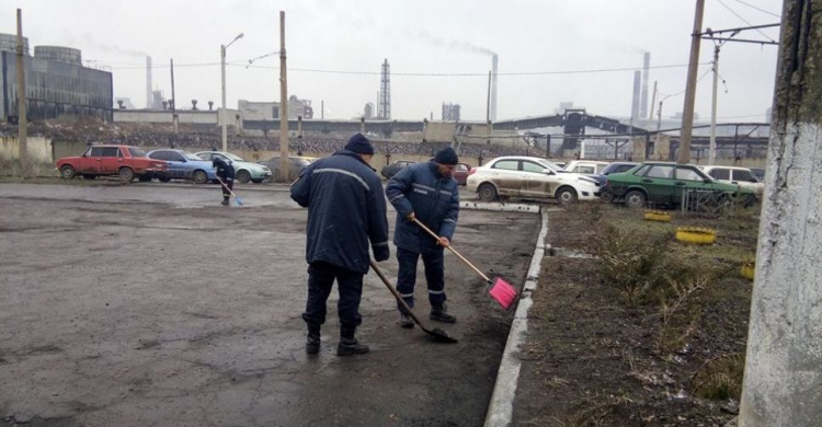 Авдеевские спасатели наводят чистоту (ФОТО)