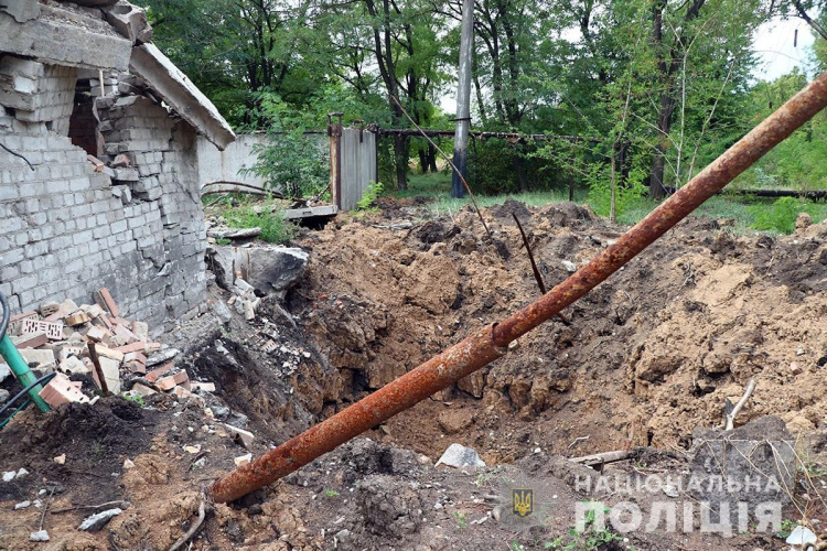 Під час порятунку людей в Авдіївці поліцейських накрило вогнем