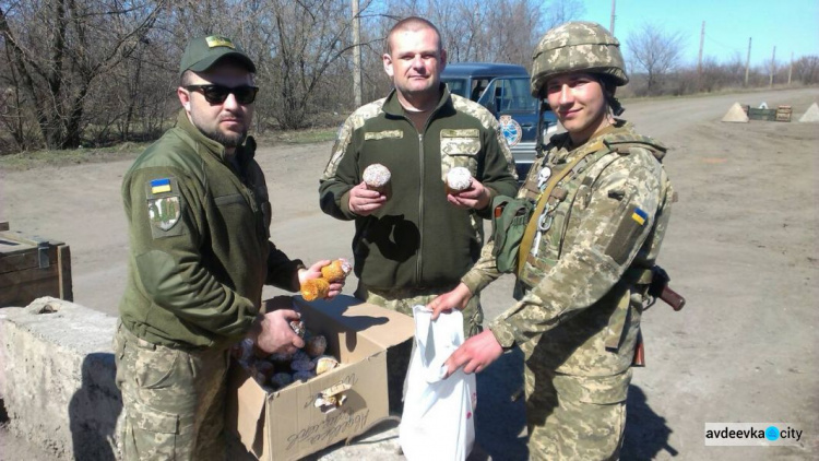 Авдеевские «симики» развезли и получили пасхальные подарки (ФОТО)