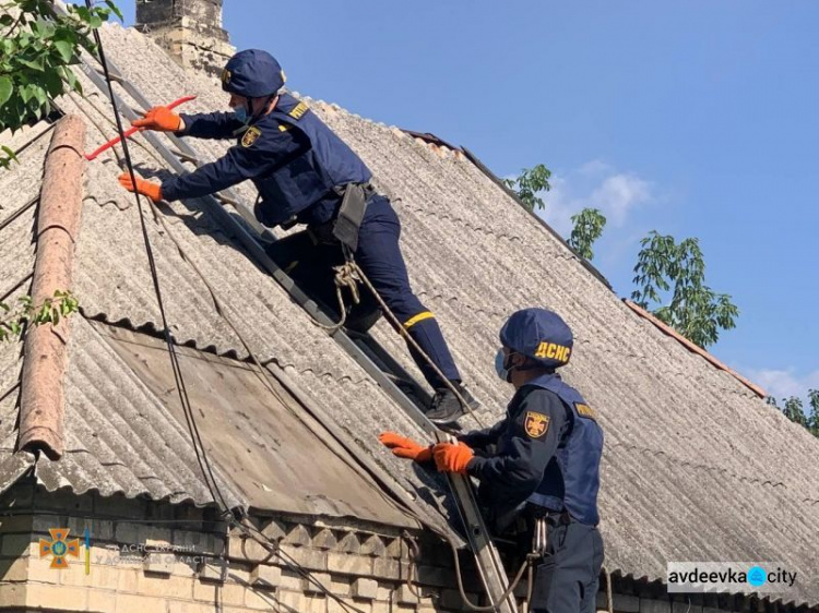 На Донеччині триває другий етап відновлювальних робіт житла, яке було пошкоджене в результаті бойових дій (ВІДЕО)