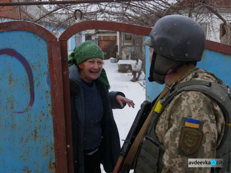  В освобожденные Травневое и Гладосово возвращается цивилизация:  электроснабжение, пенсии и дорога 