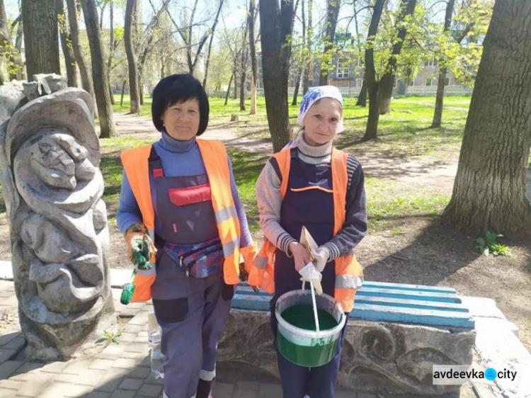 Авдеевцев просят быть осторожными: на бульваре Шевченко проходят покрасочные работы