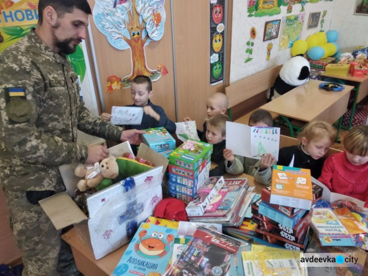 Дети и взрослые получают помощь стараниями авдеевских «симиков» (ФОТО)