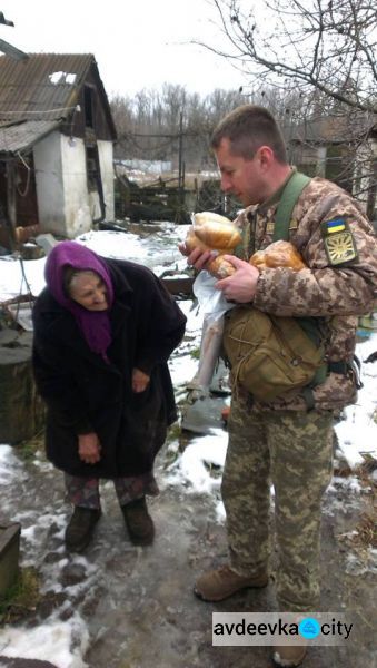 Офицеры группы CIMIC Avdeevka привезли помощь в Пески