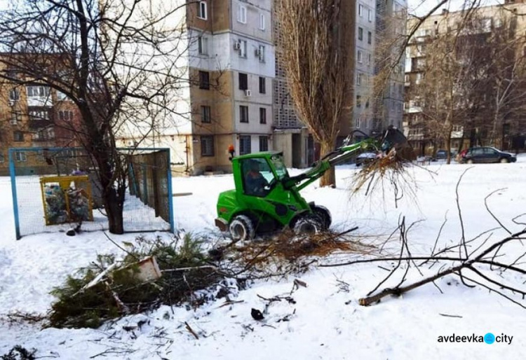 Комунальники Авдіївки нагадують: влаштовувати стихійні звалища на території міста заборонено