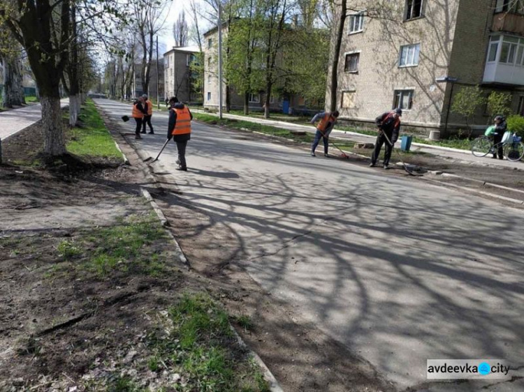 Чистий четвер в Авдіївці (ФОТОФАКТ)