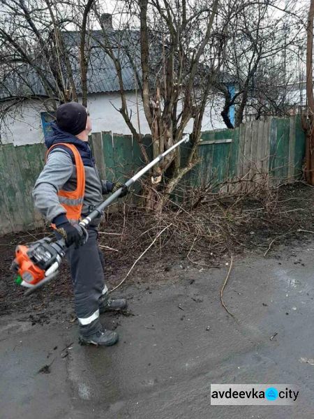 В Авдеевке проведен ряд работ по очистке города от мусора (ФОТОФАКТ)