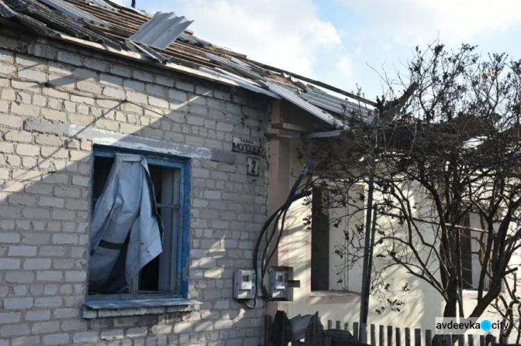 Жителям обстрелянного поселка в Покровском районе ДонОГА поможет восстановить дома