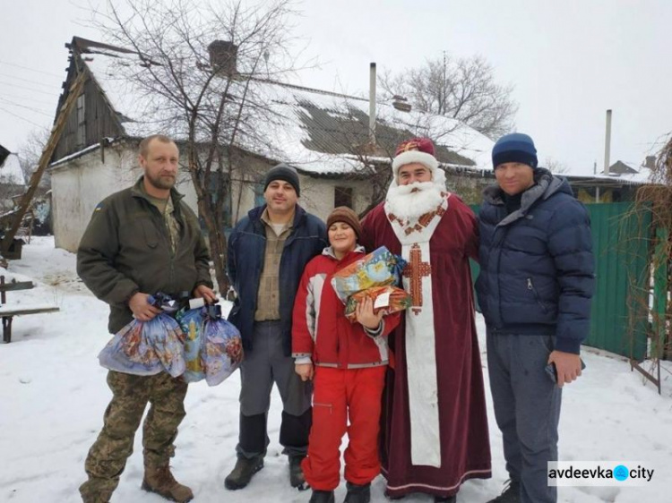 Детям из Авдеевки и еще трех прифронтовых населенных пунктов  устроили новогоднее чудо  (ФОТО)