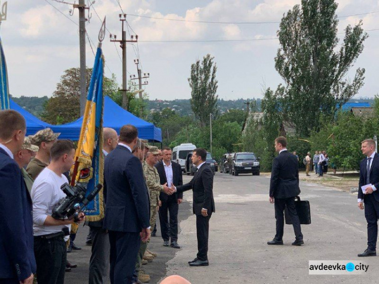 Володимир Зеленський взяв участь у святкуванні сьомої річниці визволення Авдіївки від російської окупації