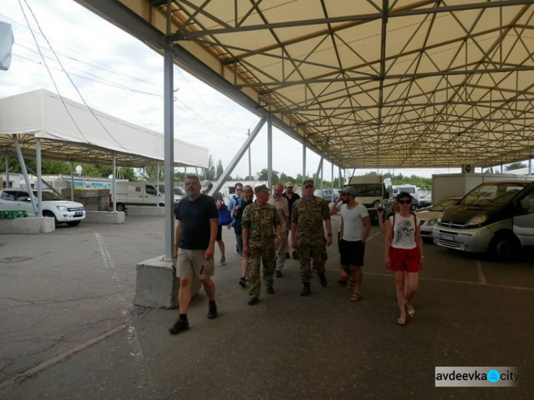 КПВВ на Донбассе заинтересовали группу ученых (ФОТО)