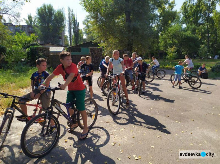 ВИДЕО. В Авдеевке историю города изучали в процессе велосипедной прогулки