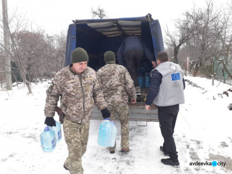 Авдеевские «симики» доставляли продукты и воду, а также обеспечивали важное сопровождение (ФОТО)