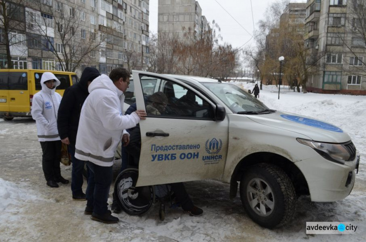 Жителя Авдеевки после обстрелов откопали из-под обломков лишь через сутки (ФОТО)