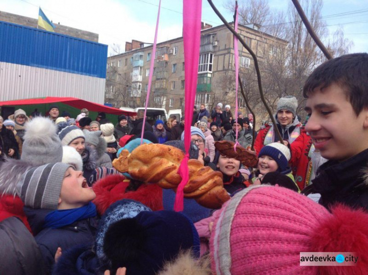 В Авдеевке отгуляли широкую масленицу (ФОТОРЕПОРТАЖ)