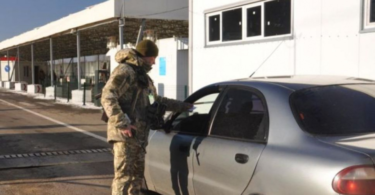 Рождество на донбасских КПВВ: очередей нет только у «Гнутово»