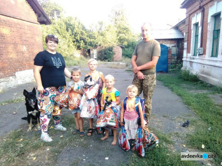 Дети «зарядили» авдеевских «симиков» (ФОТО)