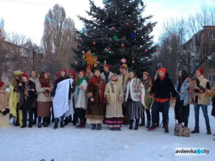 В Авдіївці вертепували майбутніі лідери з усієї країни (ФОТО)