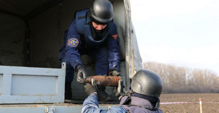 Взрывные опасности изъяли в Авдеевке и трех района Донетчины