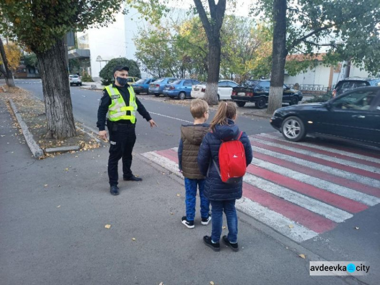 Авдеевские полицейские проводят профилактику на дорогах города