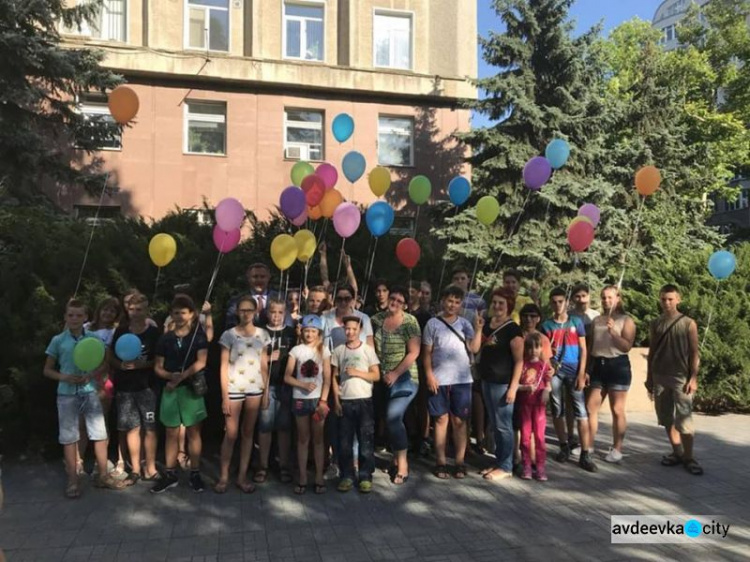 Детей из Авдеевки красиво встретили в Николаевской области (ФОТО)