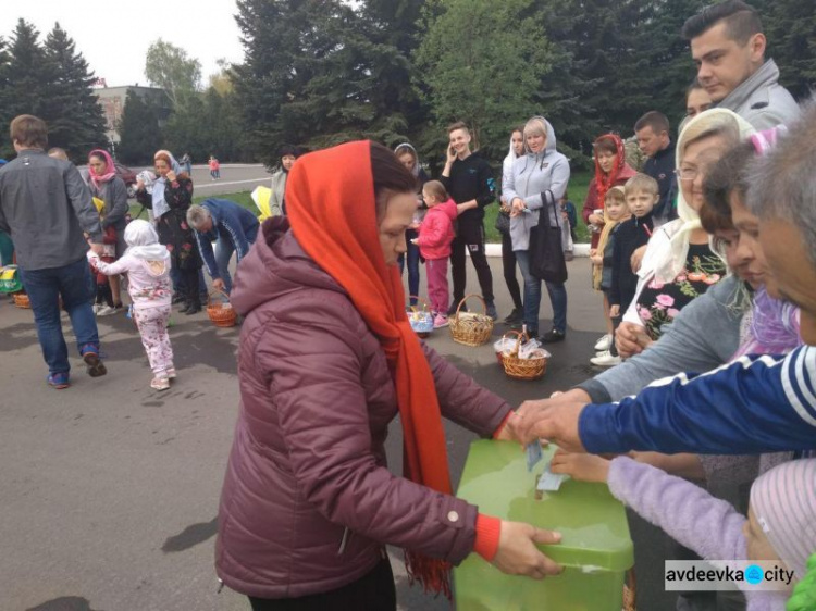 В Авдеевке освятили пасхальные корзины (ФОТО)