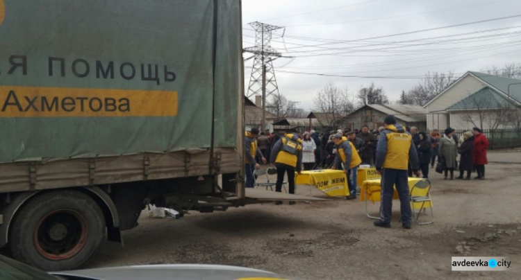 Мобильные волонтеры в марте привезут более 11 тысяч наборов выживания в "серую зону" на Донетчине