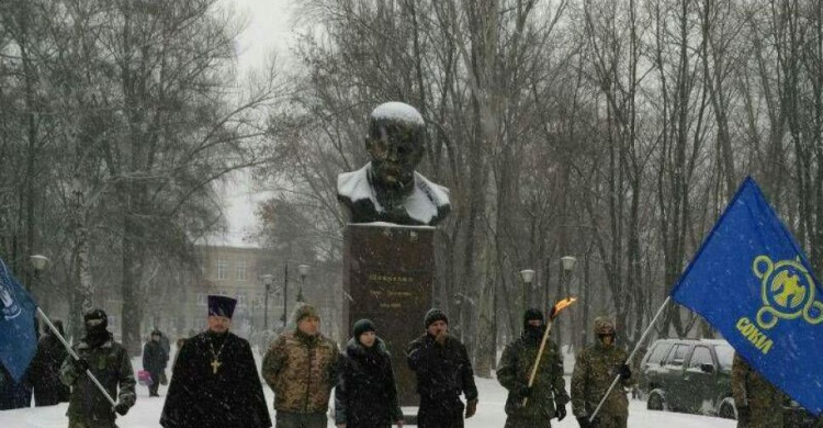 Метель не помешала авдеевцам отметить День Соборности: ФОТОРЕПОРТАЖ