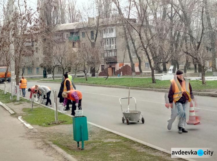 В Авдеевке экологическая акция «Чистый город» набирает обороты (ФОТООТЧЕТ)