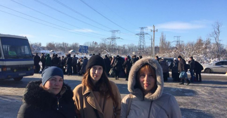 КПВВ «Майорск» глазами нардепа: кошмарные очереди, переохлаждения и врач-переселенец