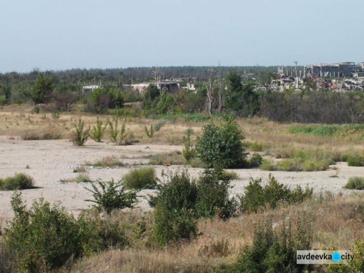 Под Авдеевкой начали восстанавливать Южнодонбасский водопровод (ФОТО)