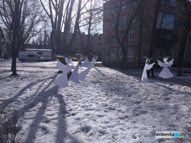 В Авдіївці вшанували героїв Небесної сотні тихою акцією (ФОТО)