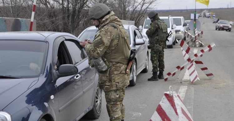 Утром 28 марта большие очереди зафиксированы у двух донбасских КПВВ