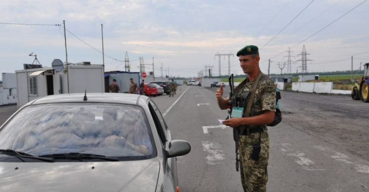 Ситуация в КПВВ утром, 13 августа: в «Новотроицком» пробка