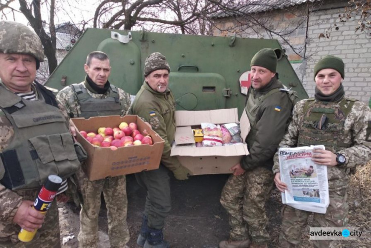 Авдеевские «симики» развозили подарки и учили безопасности (ФОТО)