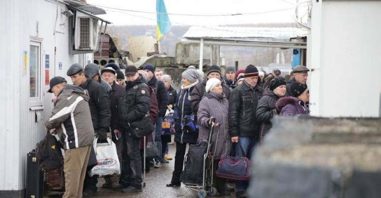 В одном из донбасских КПВВ задержали за подлог и подделку