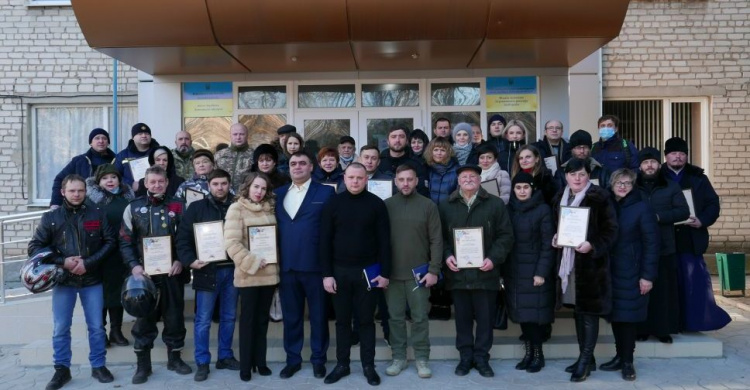 В Авдеевке в День местного самоуправления представителям громады вручили грамоты и благодарственные письма