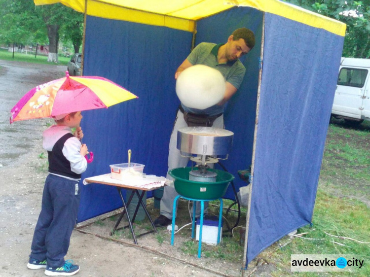 В Авдеевке прошёл праздник “Планета детских улыбок”, посвящённый Дню защиты детей  (ФОТОРЕПОРТАЖ)