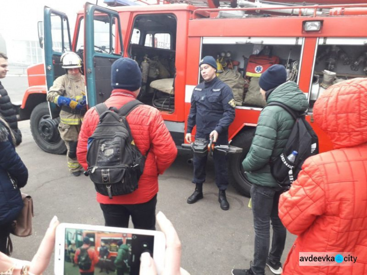 Авдеевские школьники узнали, что значит быть спасателем (ФОТО)