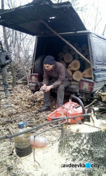 В Авдеевское отделение полиции передали «черных лесорубов» (ФОТО)