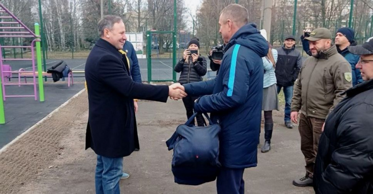 В Авдіївці за програмою «Здорова Україна» відкрили два спортмайданчика 